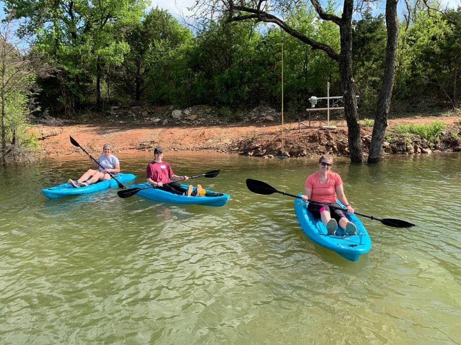Texas Family Reunion Lake Godstone Kayak Rental