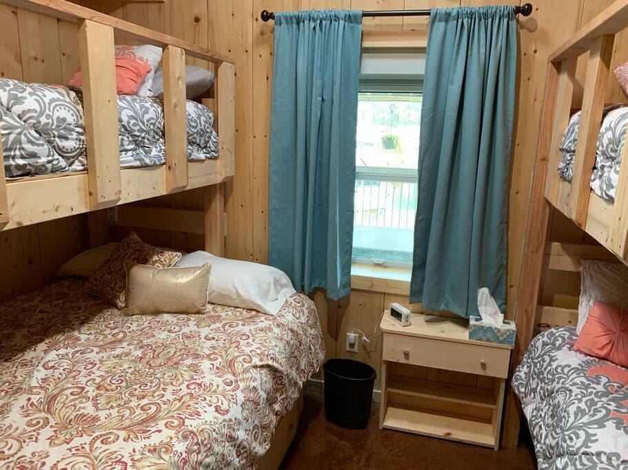 Lake Godstone Lodge Bedroom
