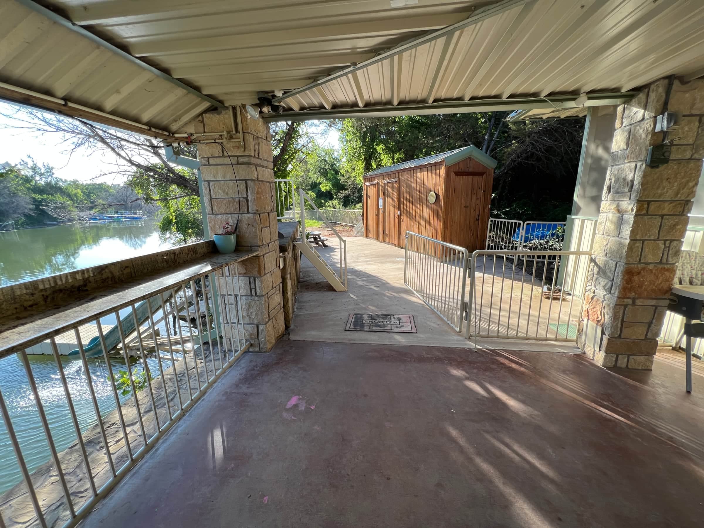 Lake Godstone Lodge Trail Restroom and Showers