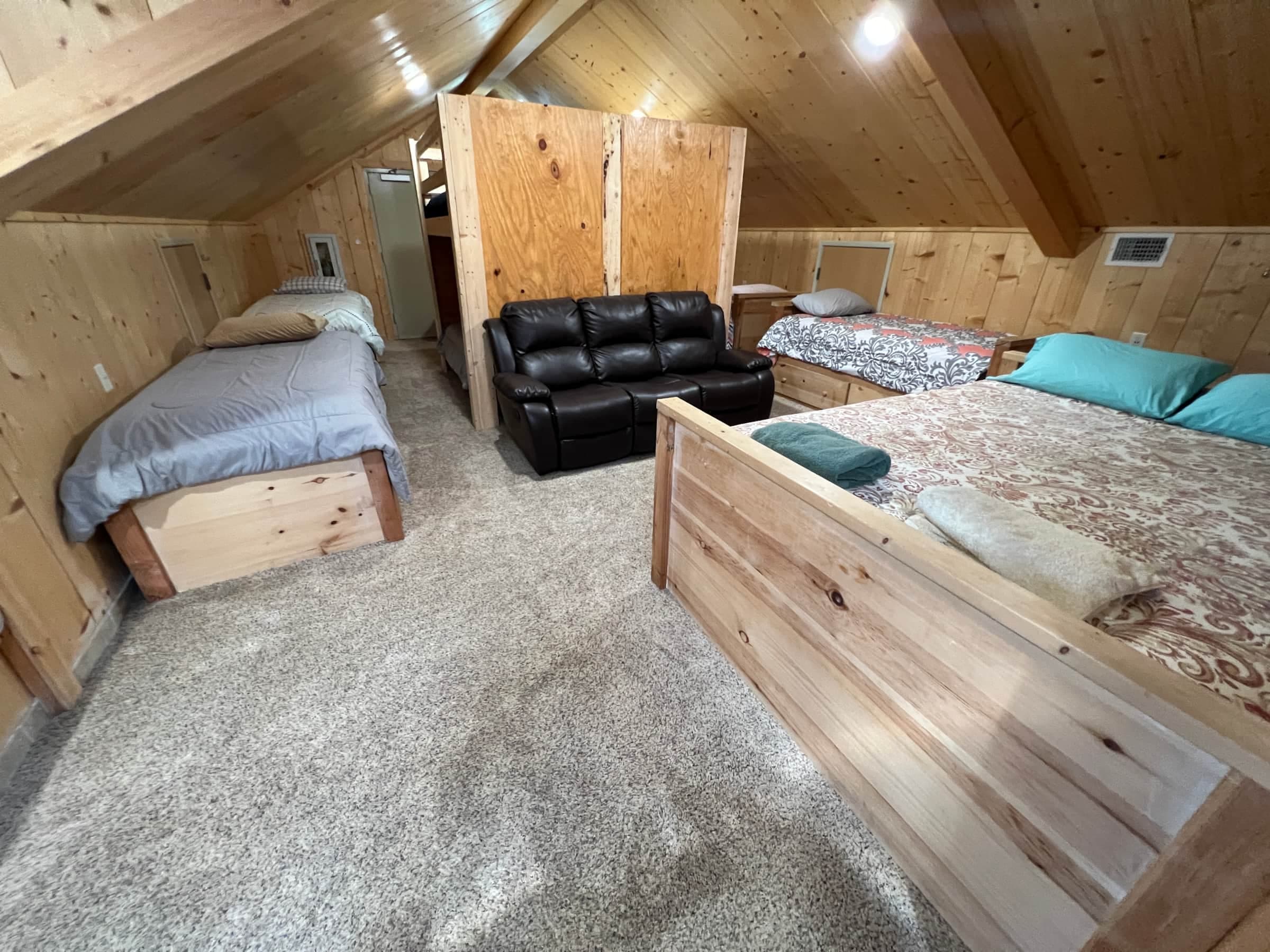 Lake Godstone Lodge Upper Dorm
