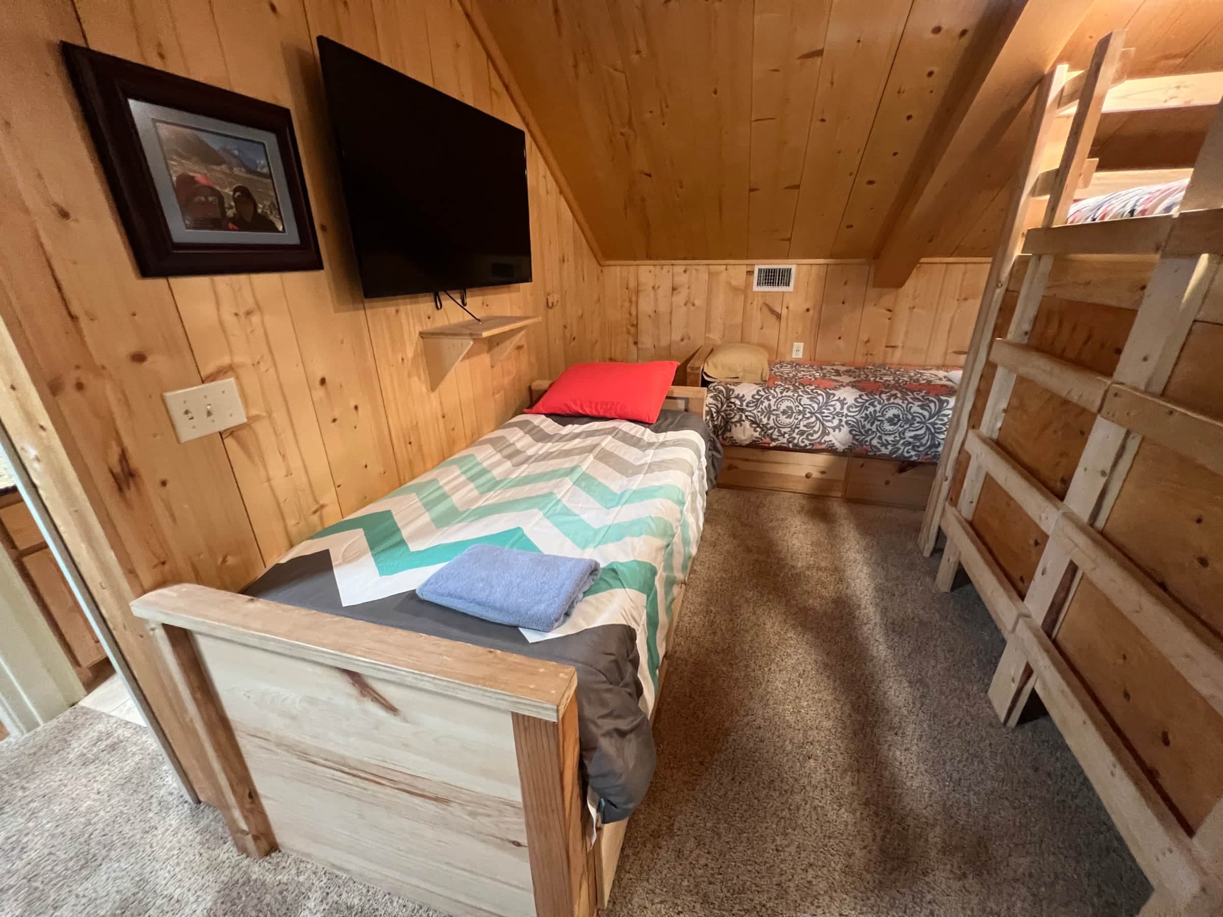 Lake Godstone Lodge Upper Dorm4