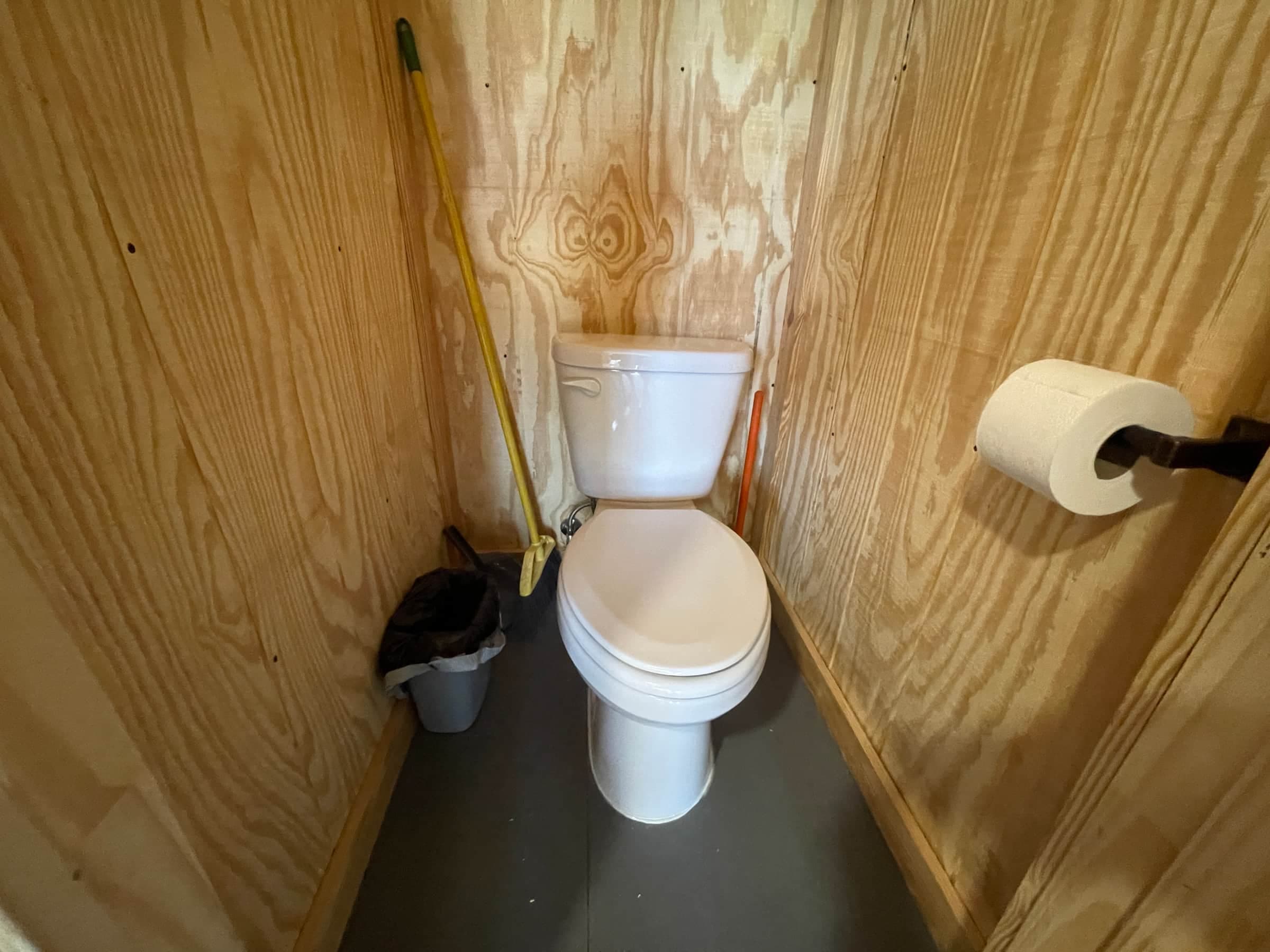 Lake Godstone Reflection Cabin Toilet