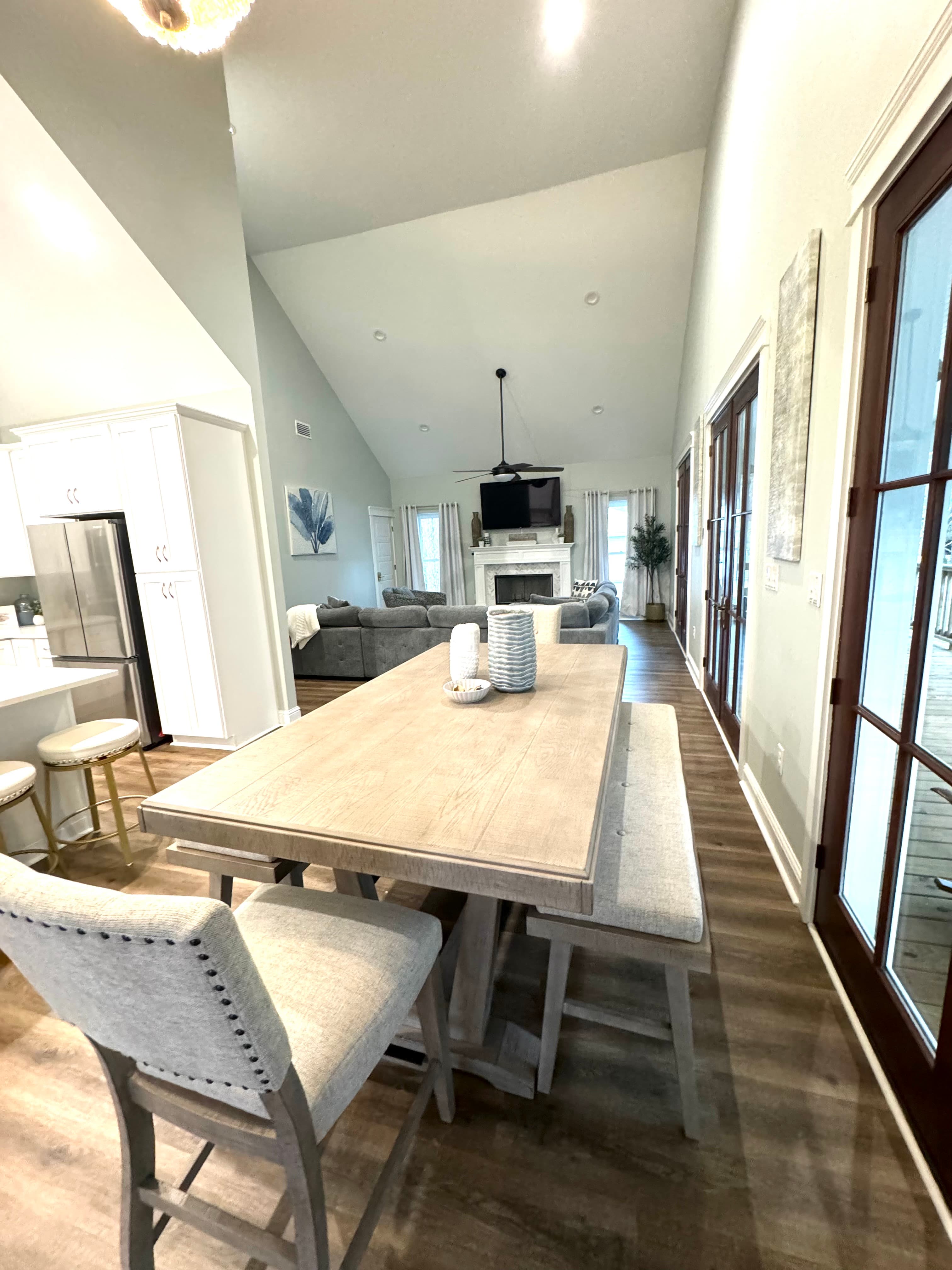 Dining Table2