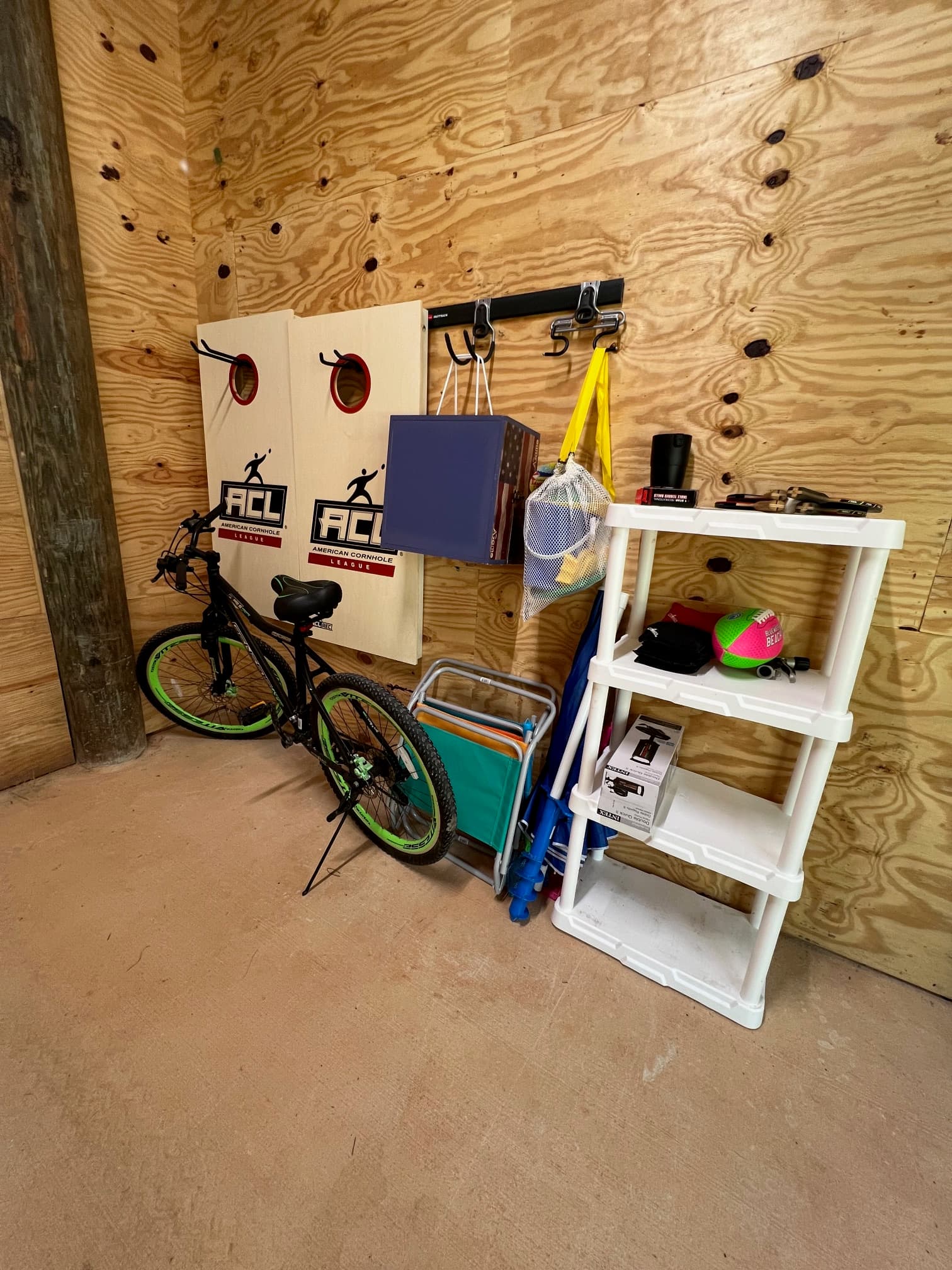 Games, two beach chairs, umbrella included with stay