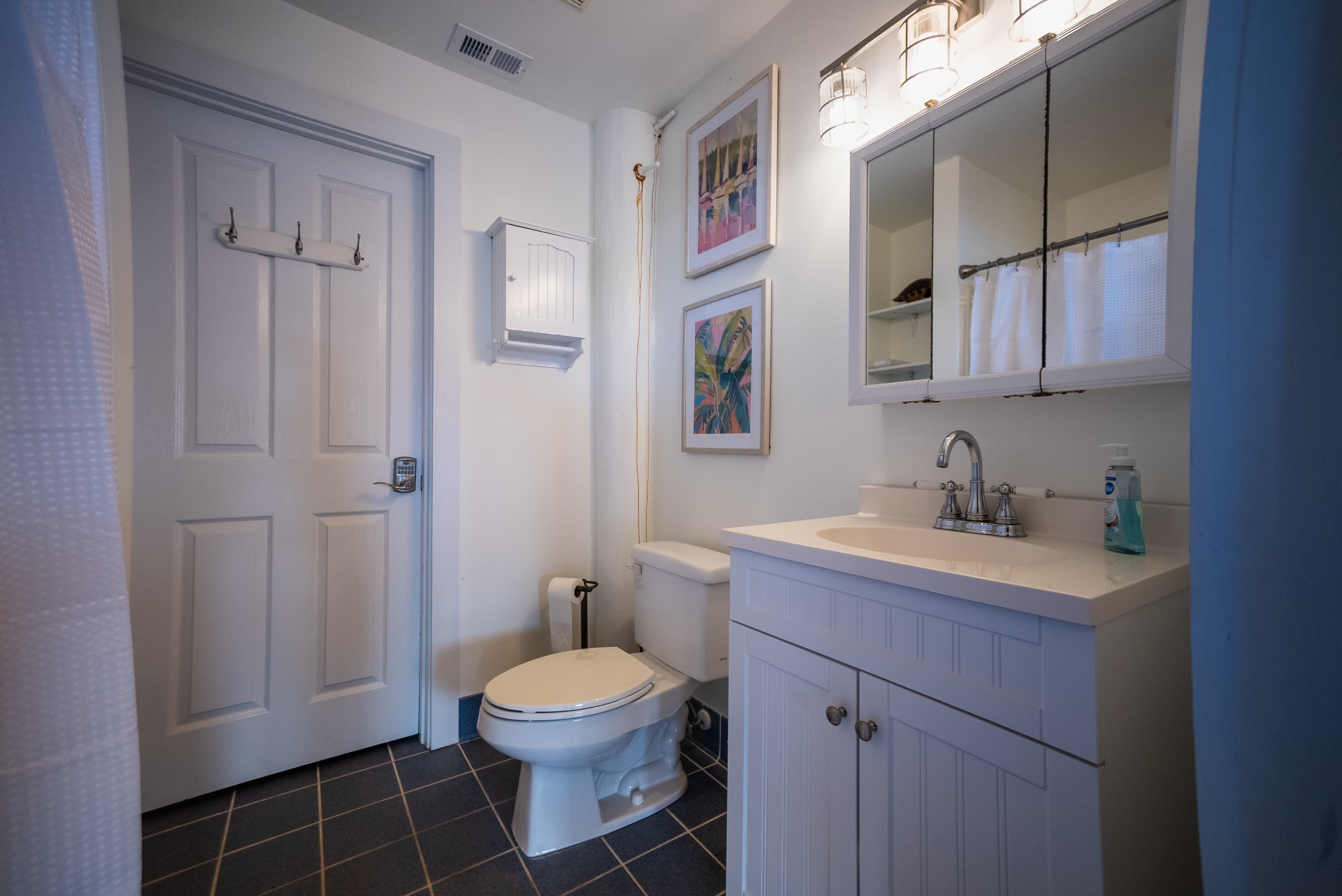 2nd floor full bath