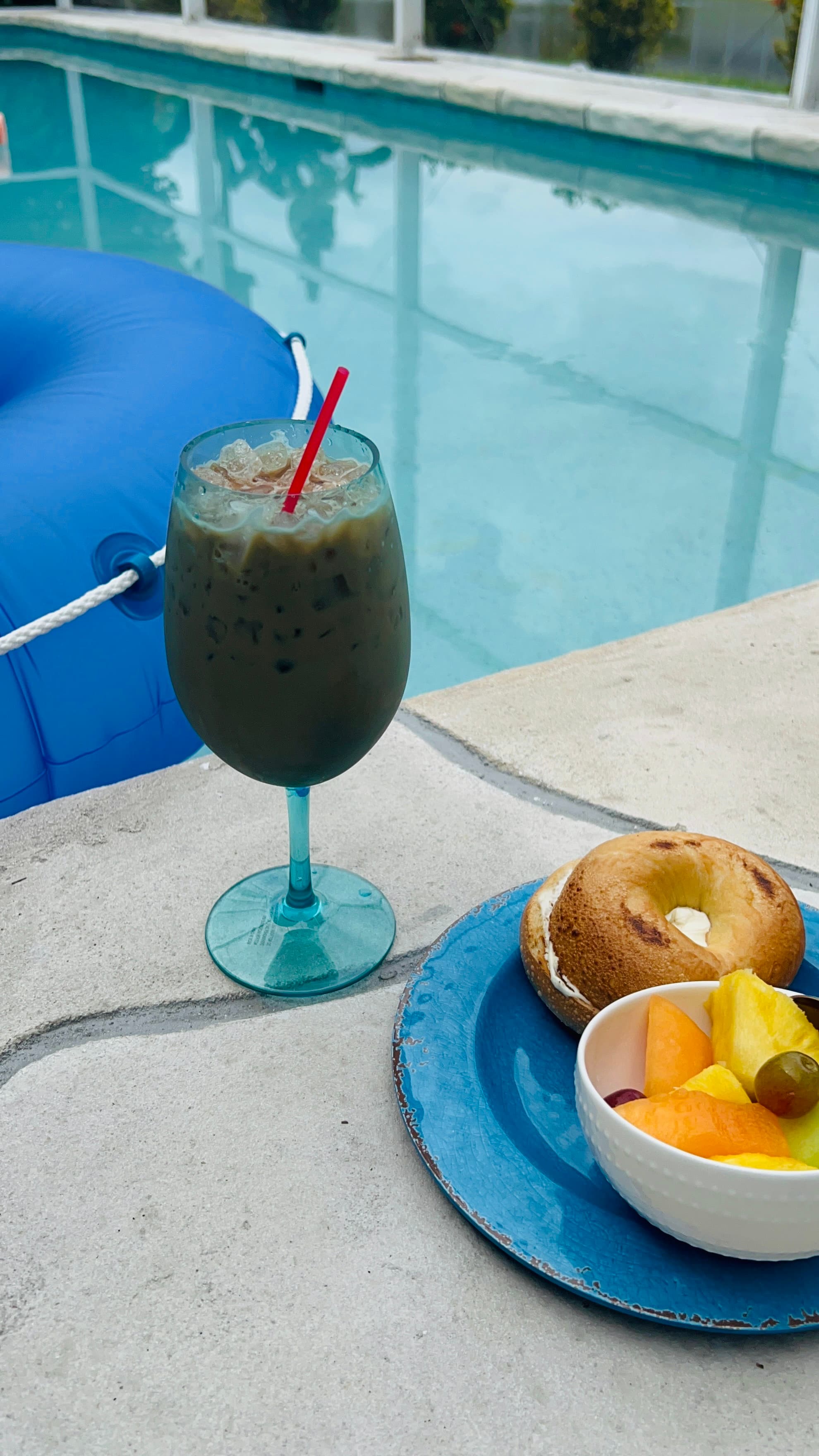 Have a  smoothy or  bite to eat outside.