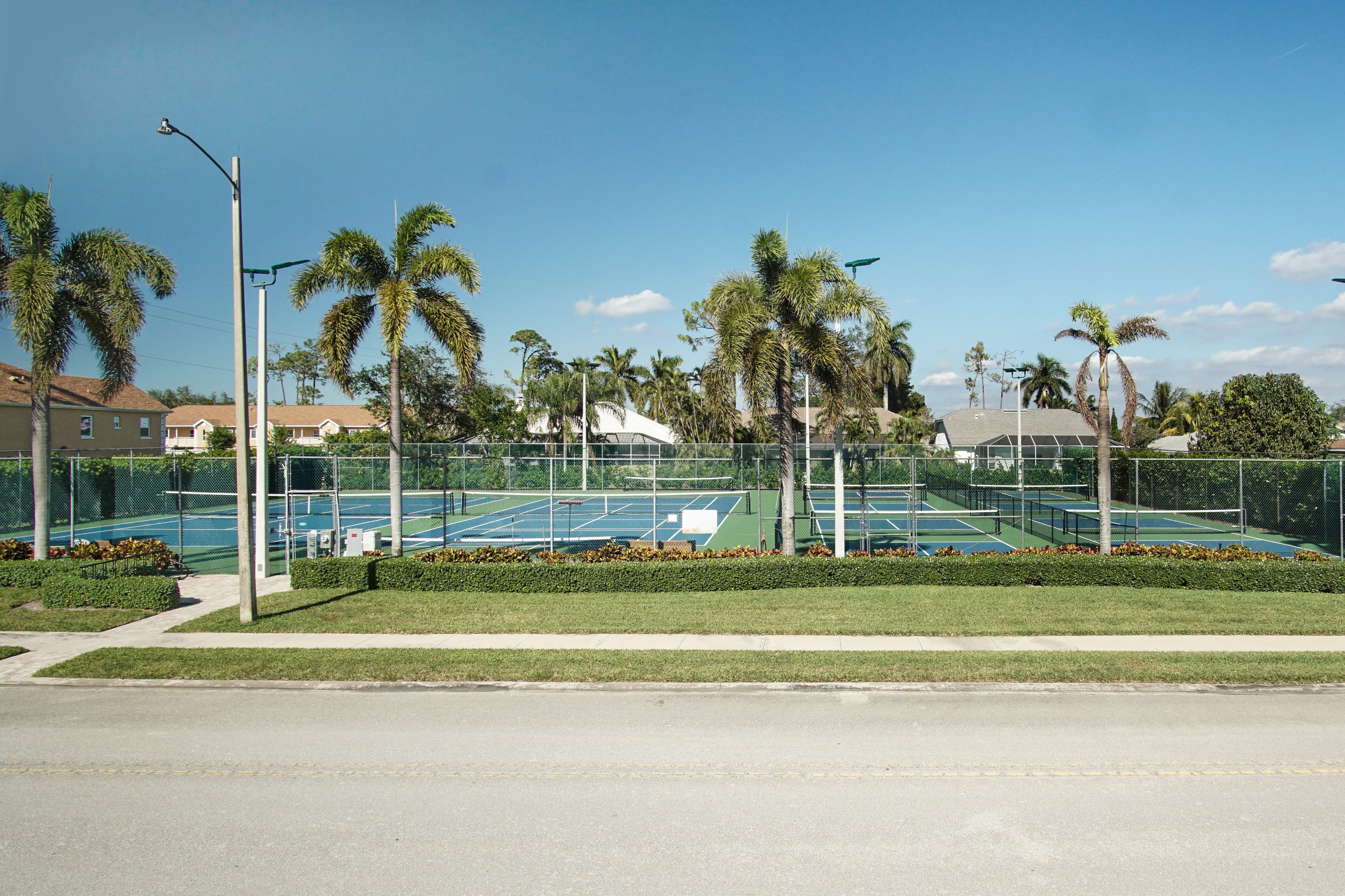 Pickleball & Tennis Courts