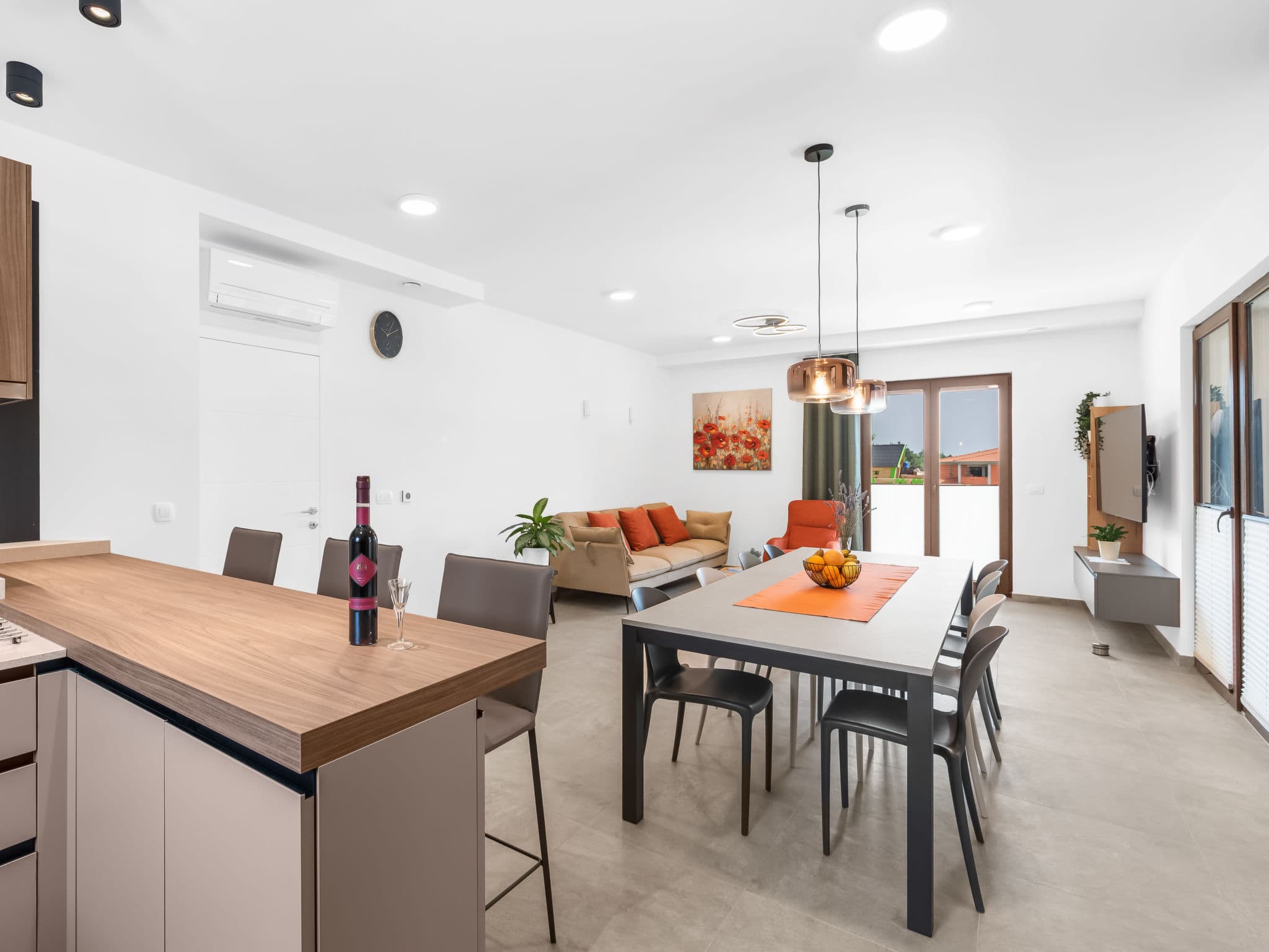 Kitchen / Dining Room