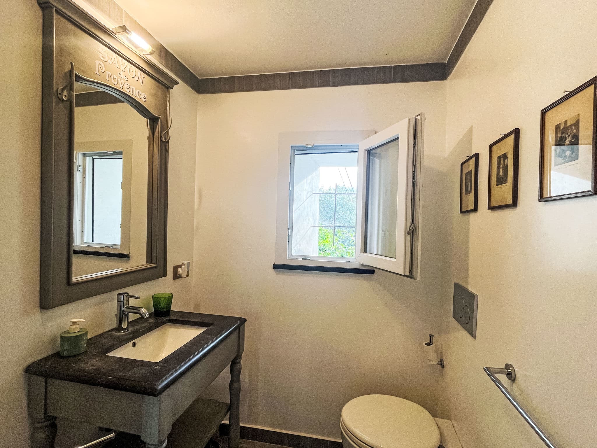 Bathroom / Wellness