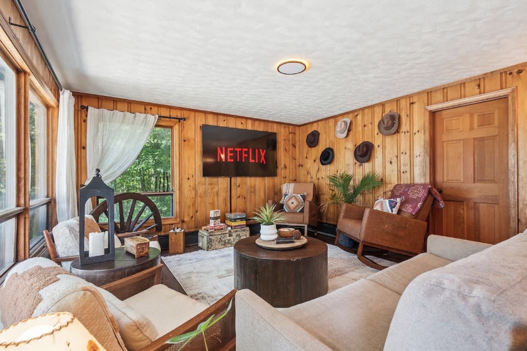 Gunstock Resort 5 mins • Pets • Hiking • Nespresso