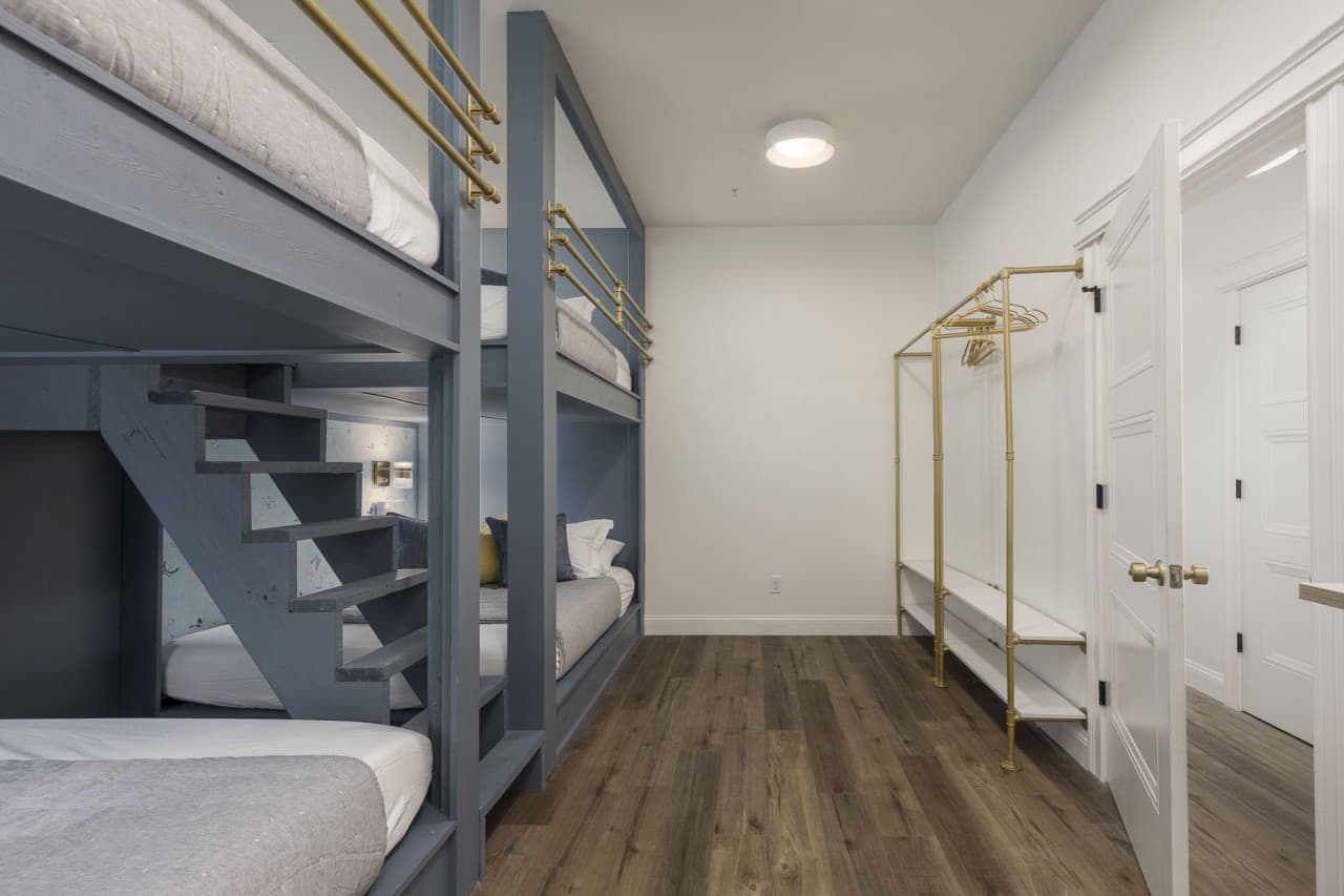 Suite-8-032.JPG