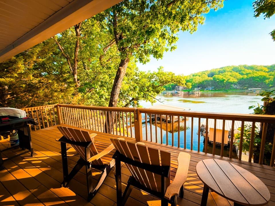 Lakefront 4BD/2BA/Dock/Grill/Decks/Firepit-12PP