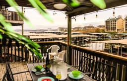 Daylight Cove: Lakefront Condo, Pool, Hot Tub!