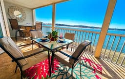 Lakefront Condo w/Dock/Deck/Pools-Sleeps 6