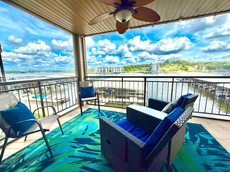 Lakefront Luxury 2BD/2BA Condo at The Falls-7PP