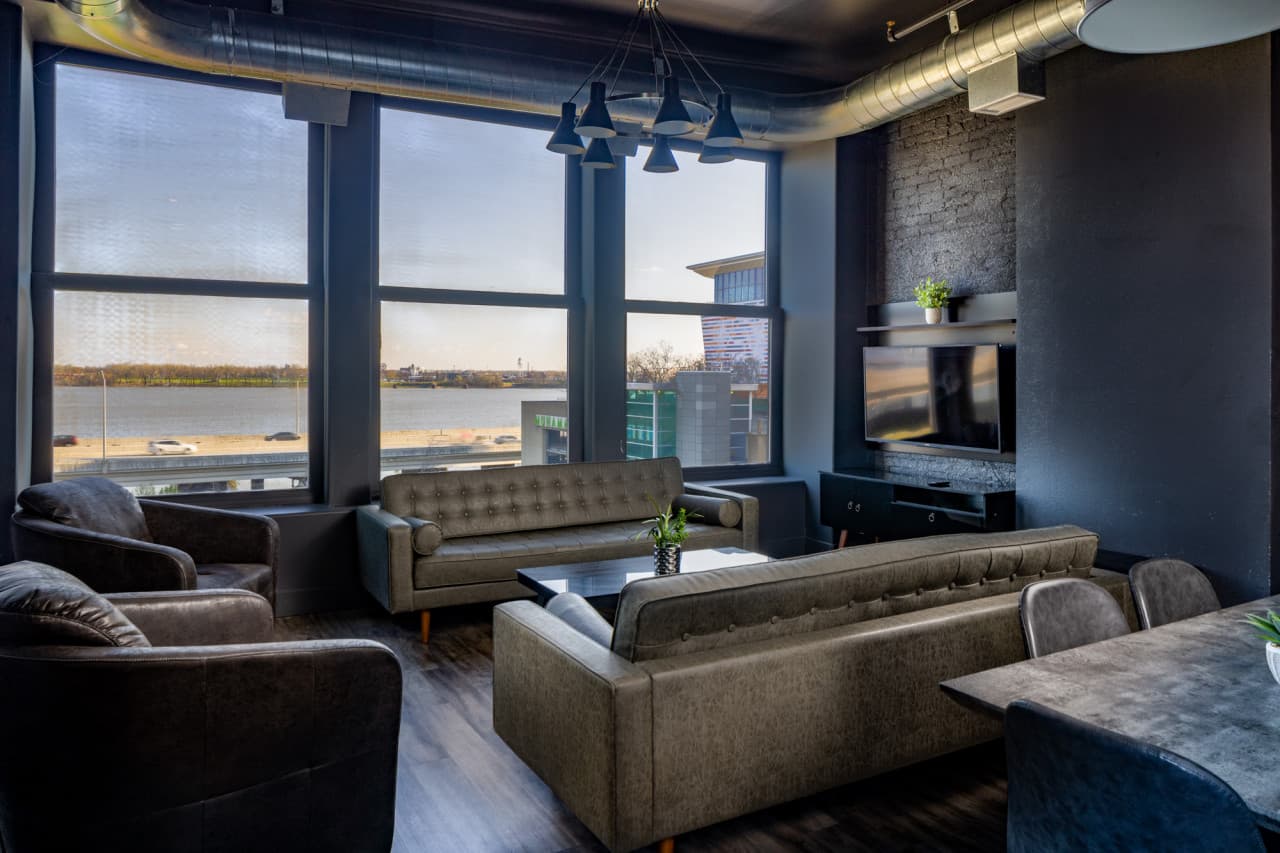City Loft Escape with River Views! By Hollyhock