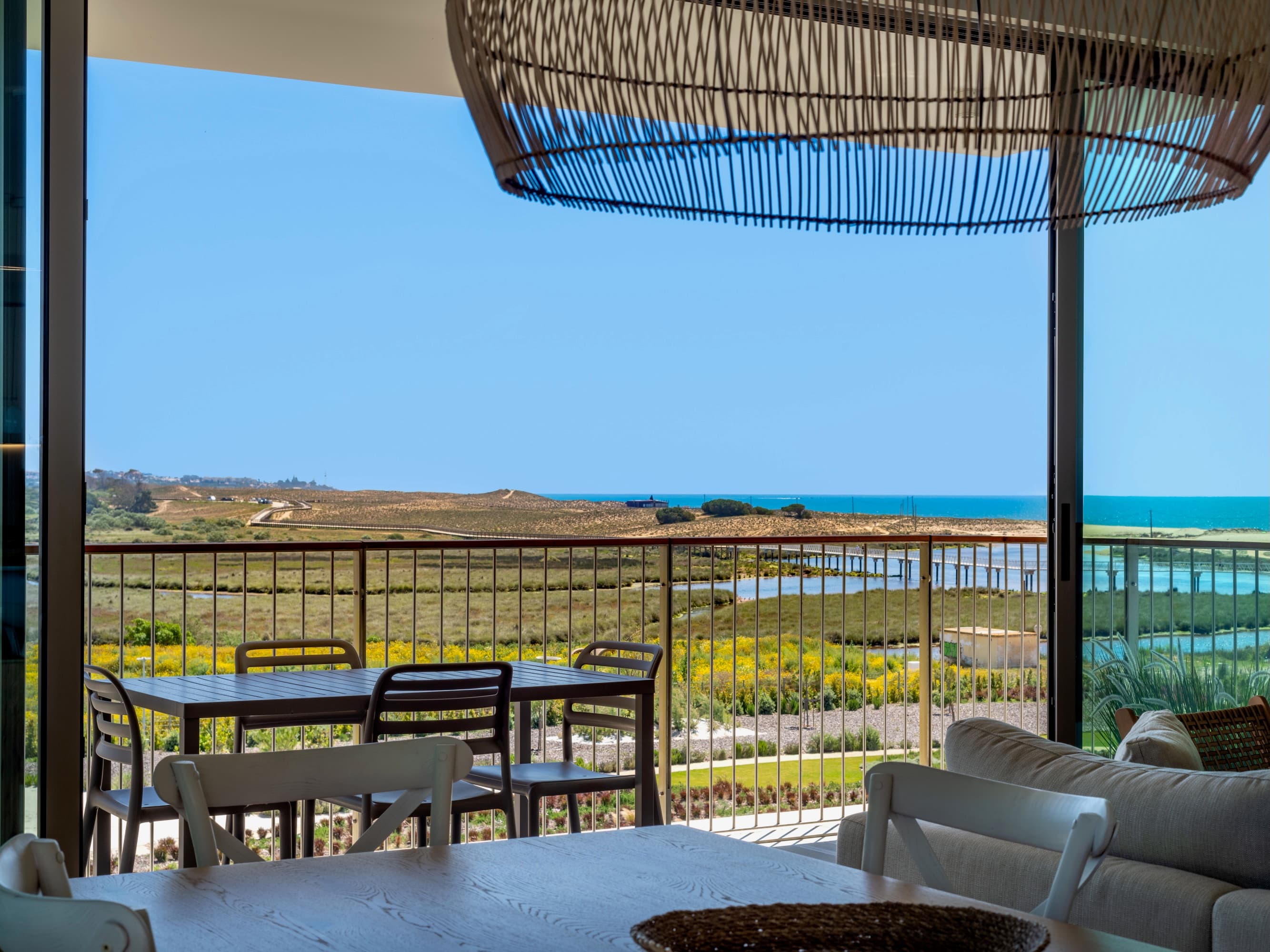 beachfront bliss & spa - breakfast view