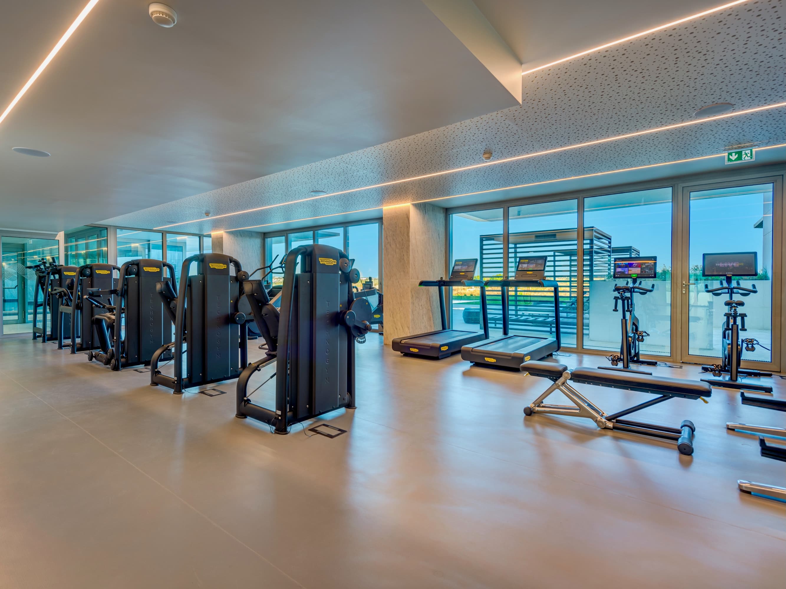 beachfront bliss & spa - gym