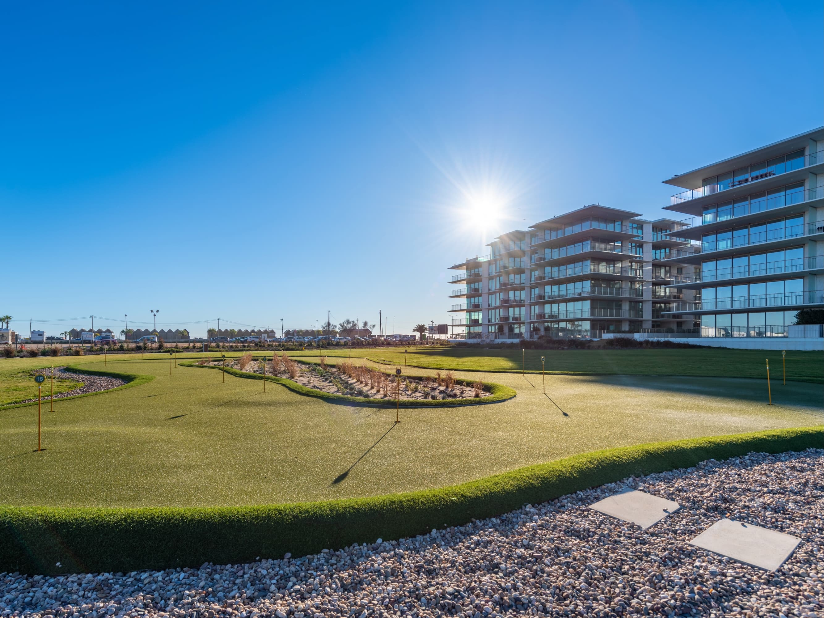 beachfront bliss & spa - putting green
