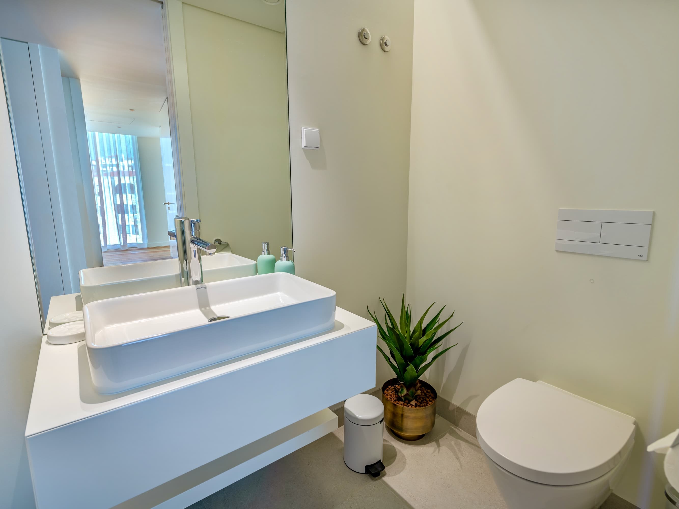 beachfront bliss & spa  - guest wc