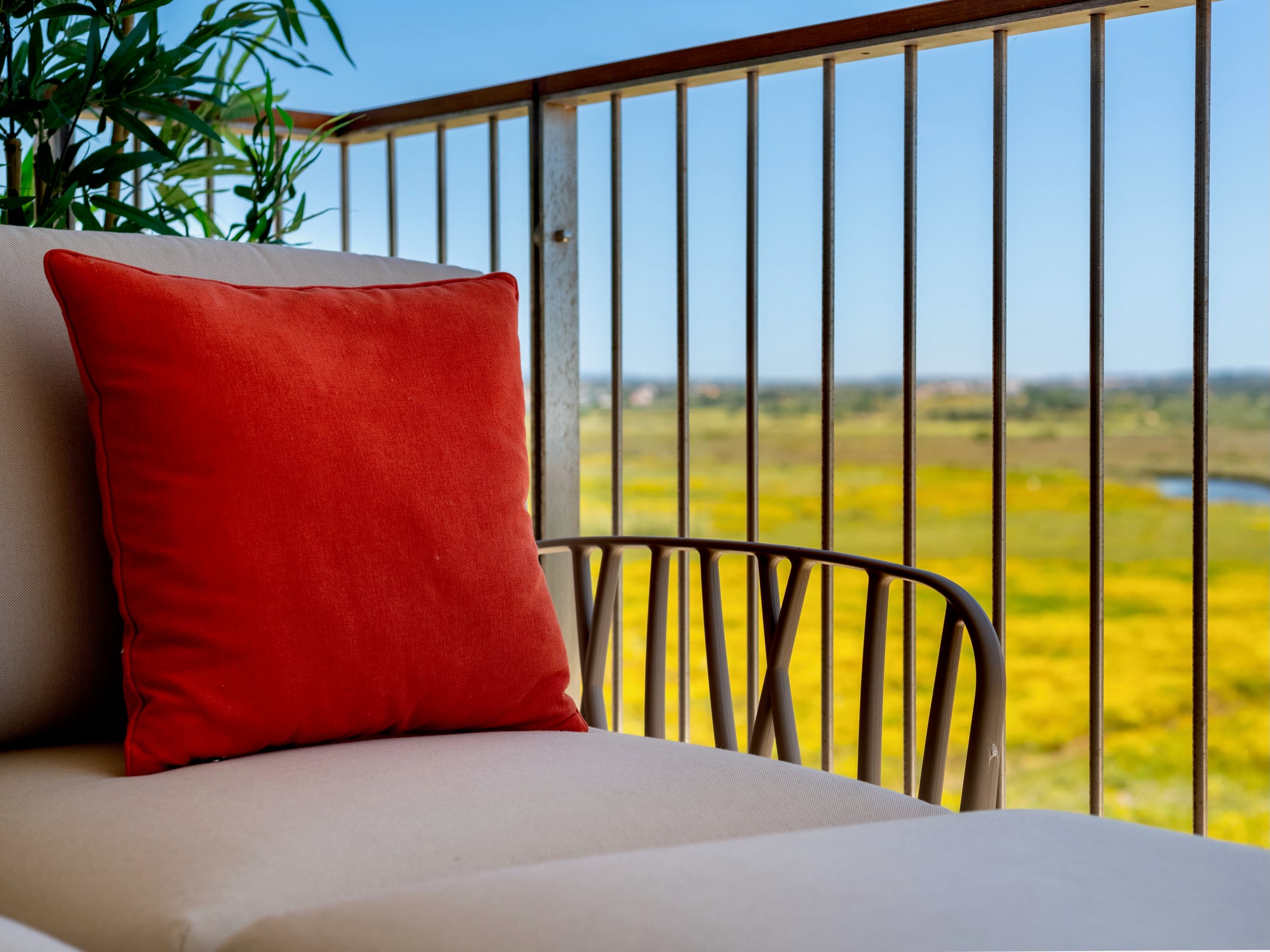 beachfront bliss & spa - terrace lounge