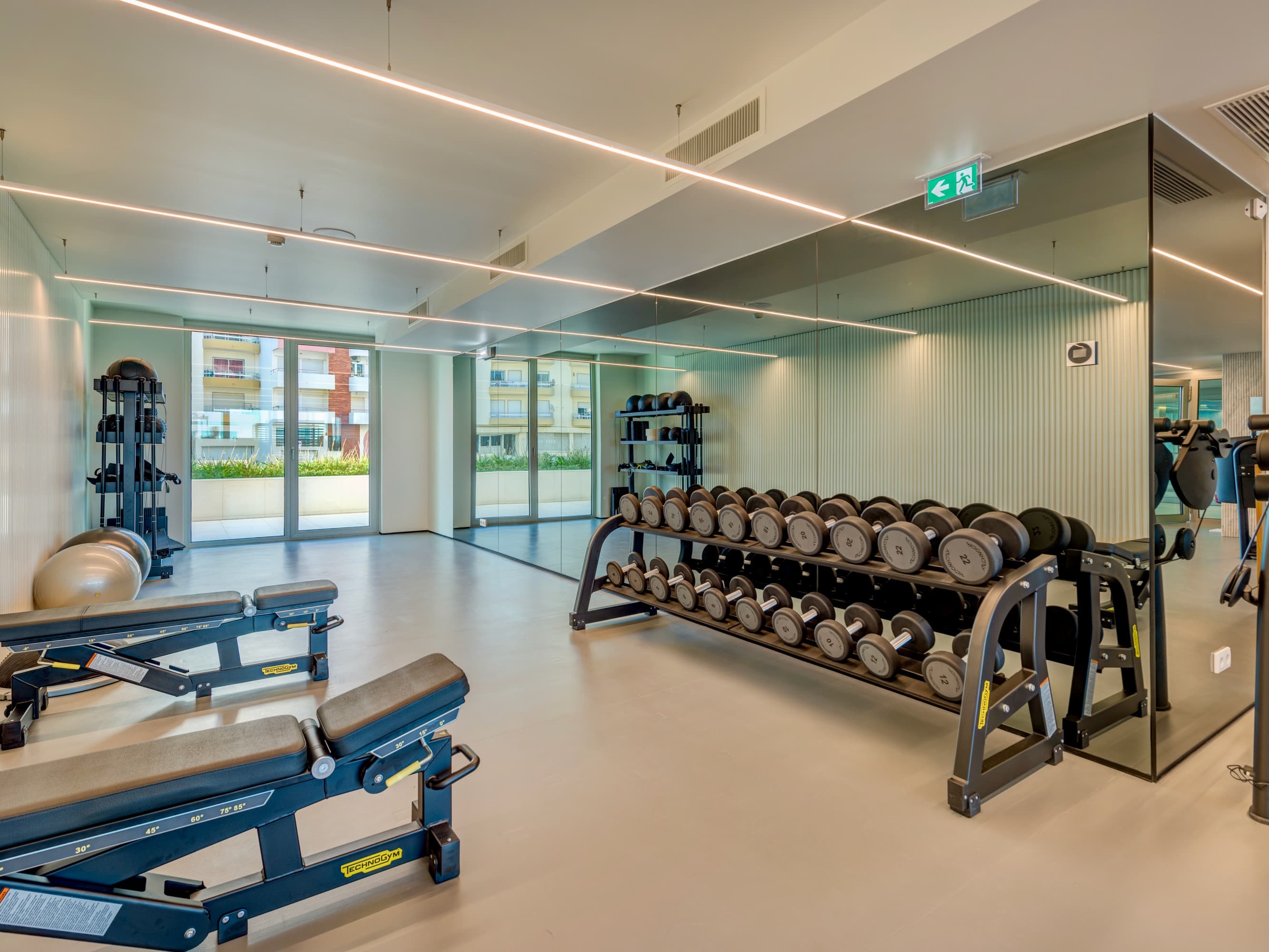 beachfront bliss & spa - weights