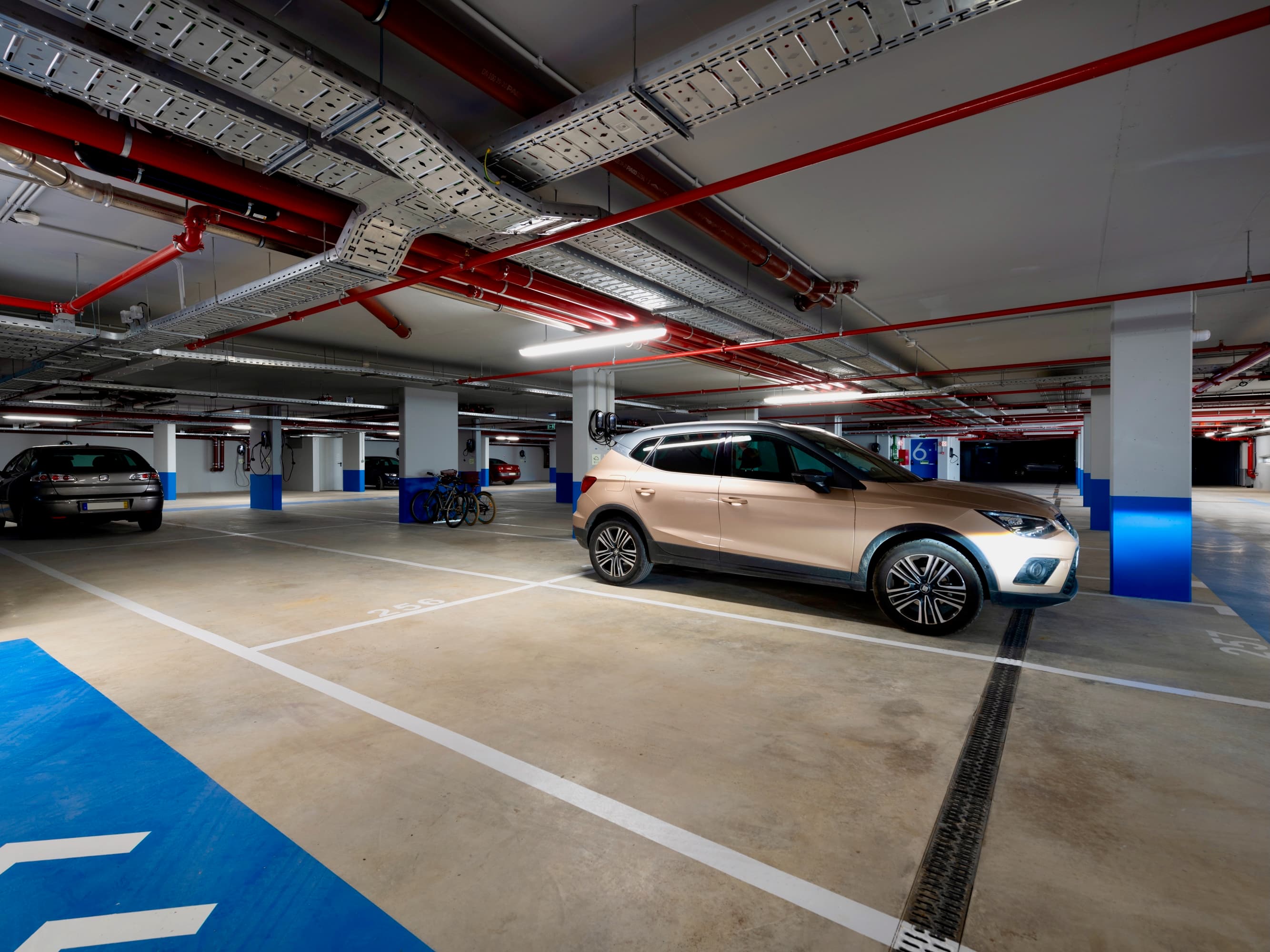 beachfront bliss & spa - parking