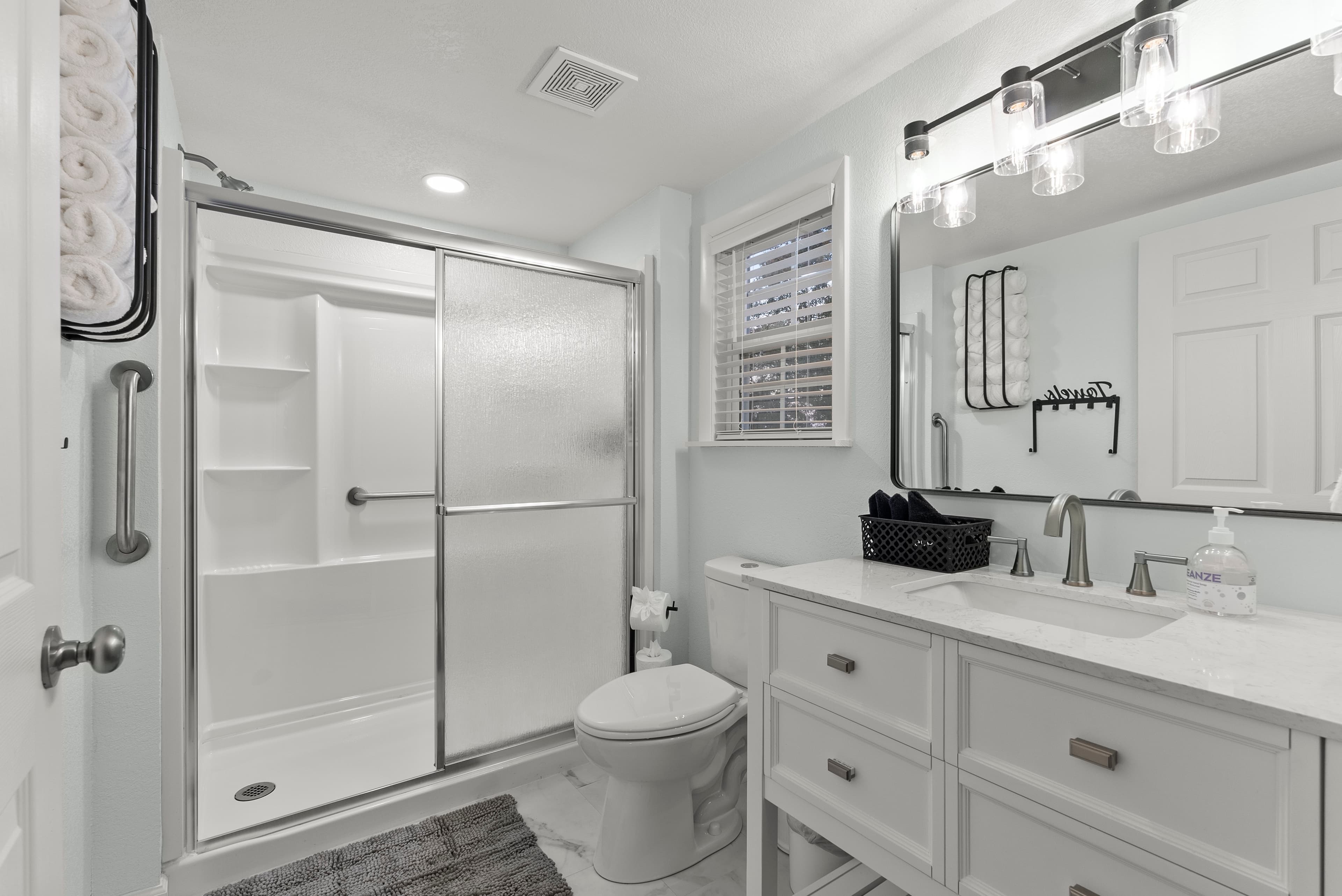 Downstairs Primary EnSuite bathroom
