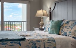 Oceanfront 1BR Condo • Balcony, Heated Pool Beach