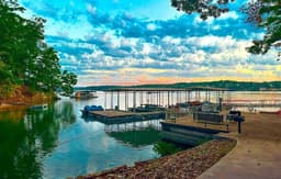Lakehouse w/Pools, hottub, Dock, Sauna,Playground