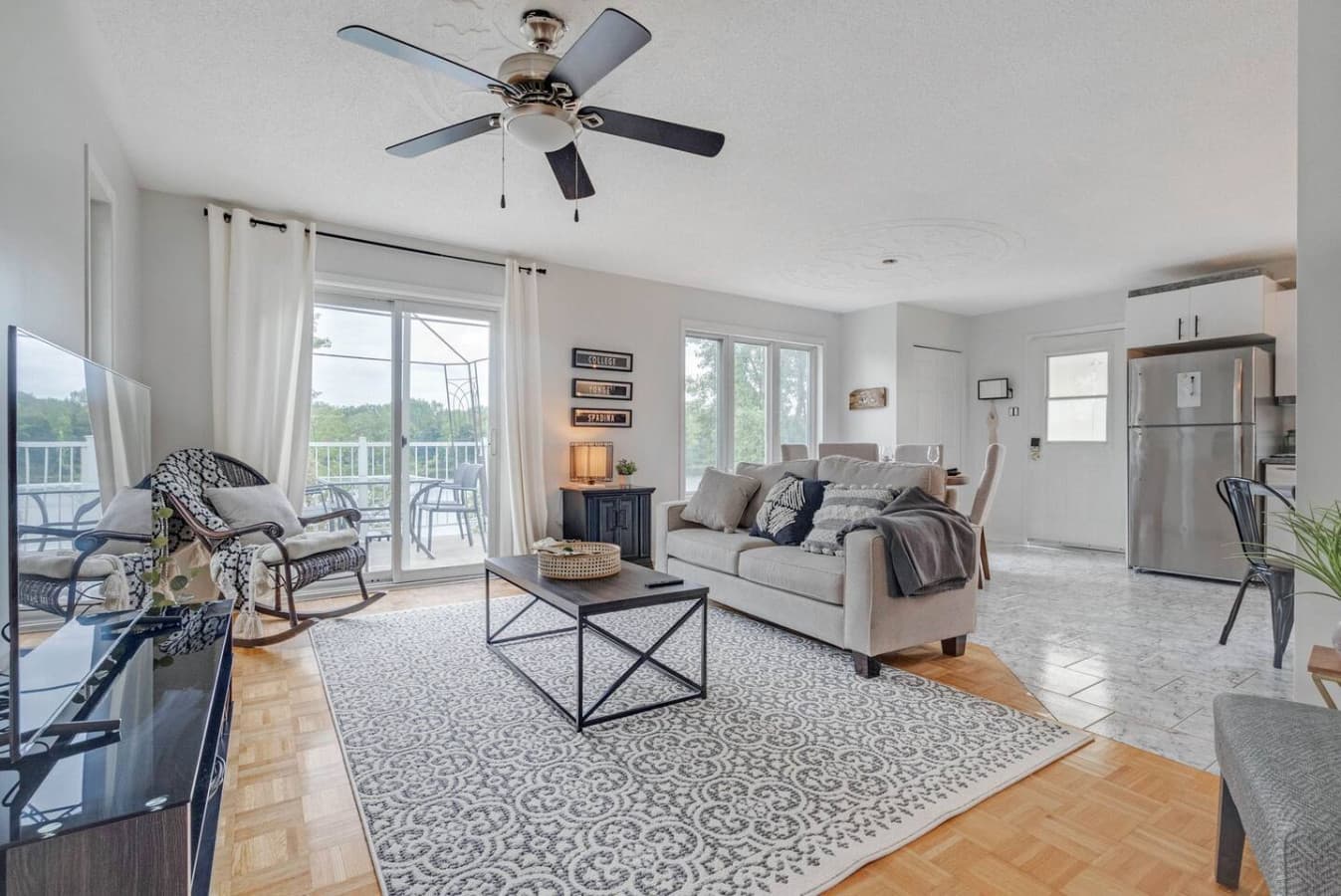 Stylish 2BR by Ottawa River