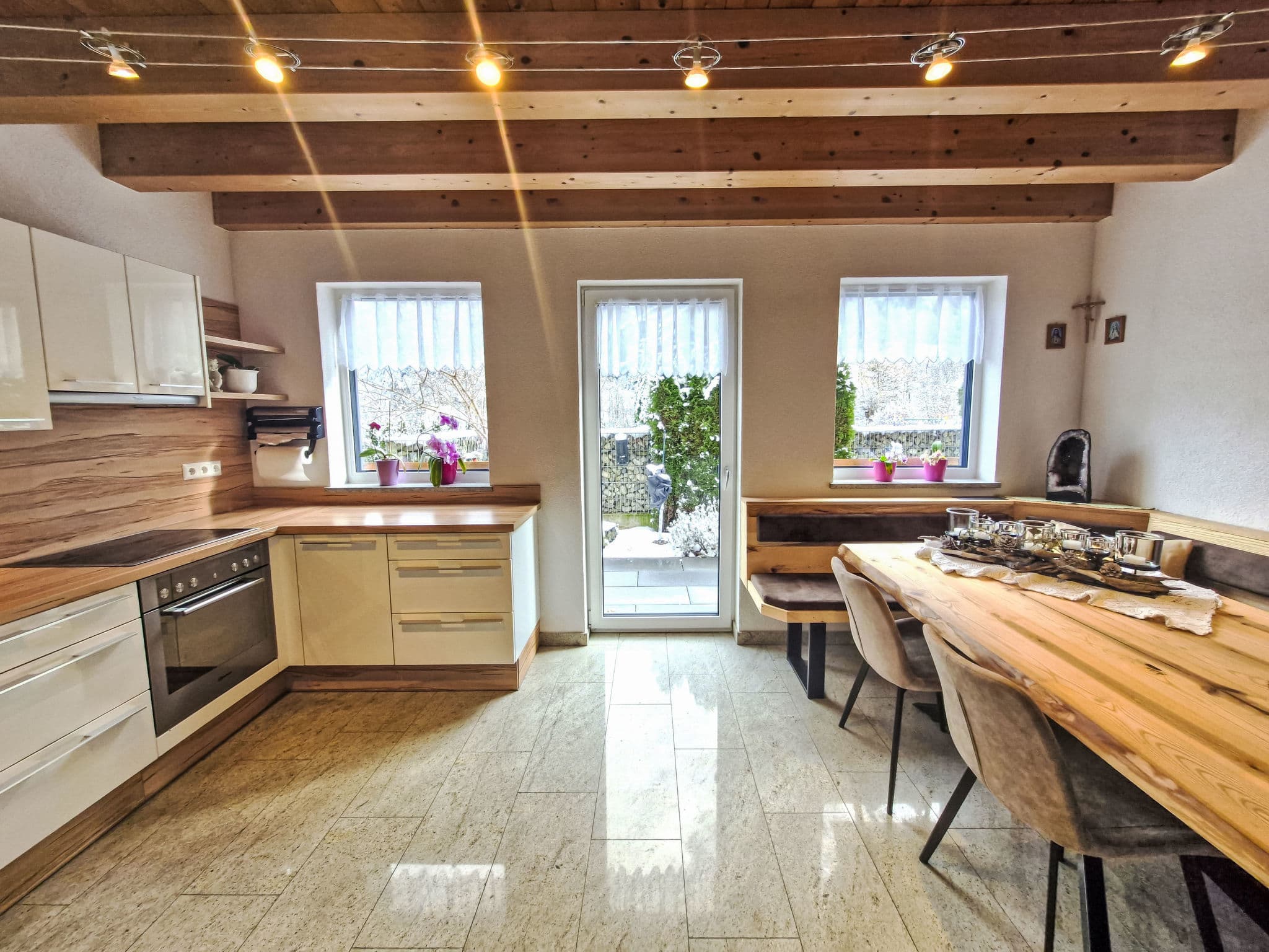 Kitchen / Dining Room