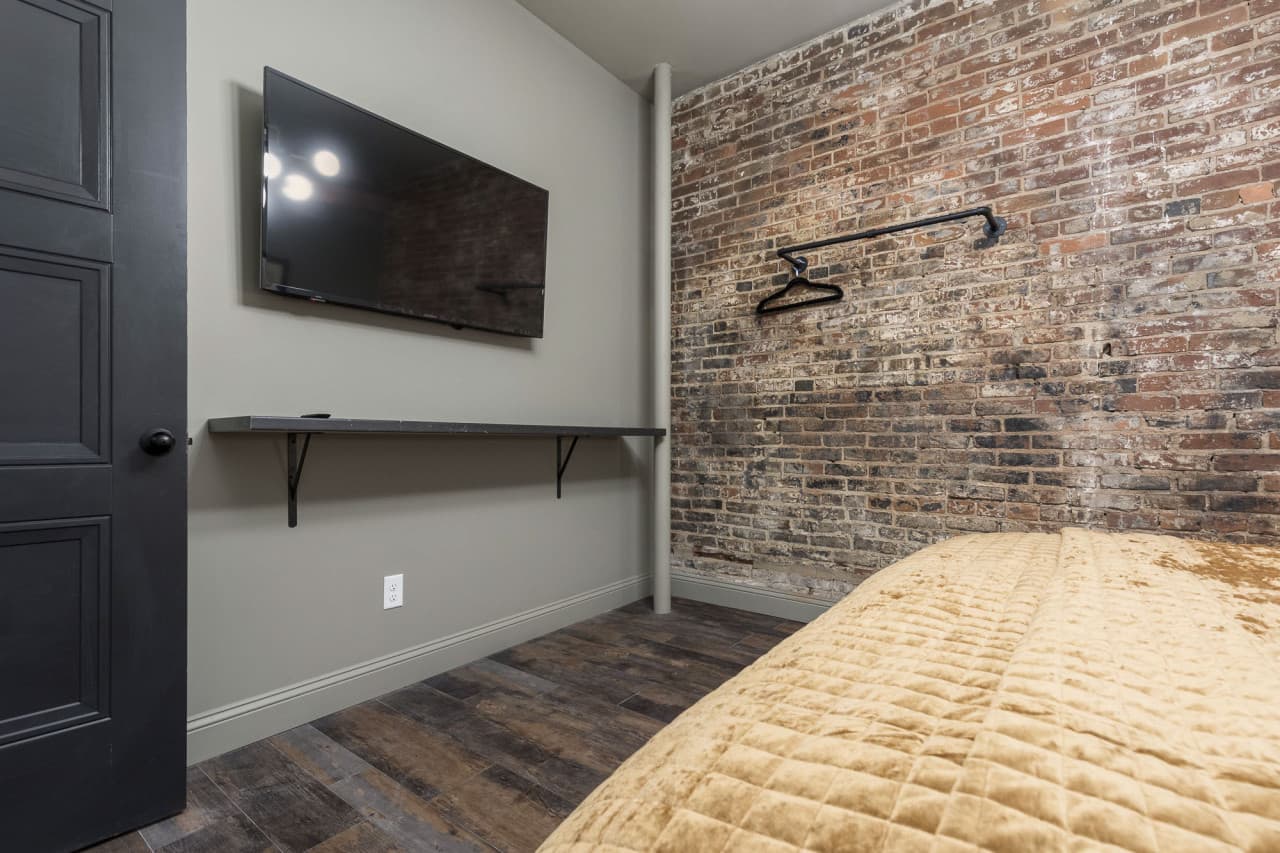Suite-7-012.JPG