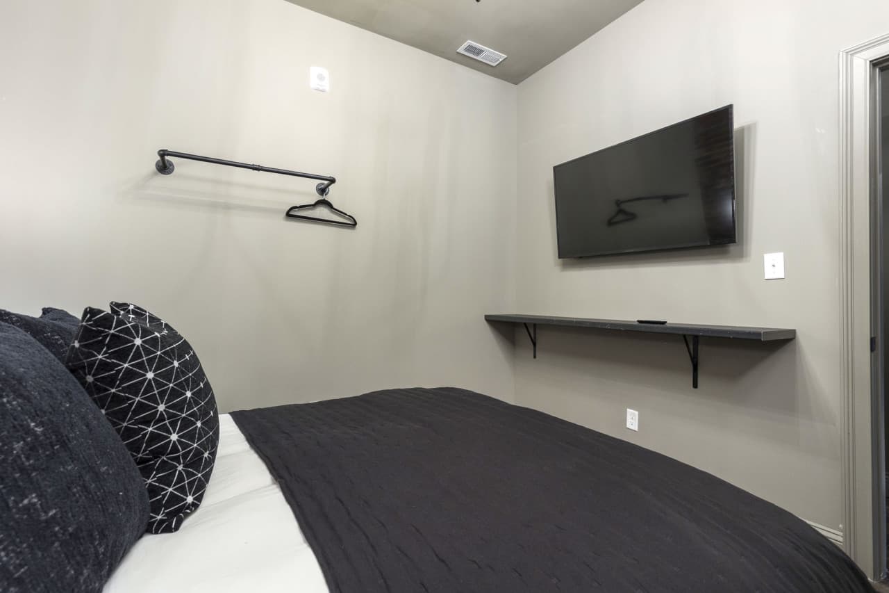 Suite-7-017.JPG