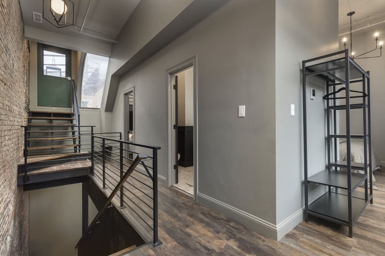 Suite-7-026.JPG