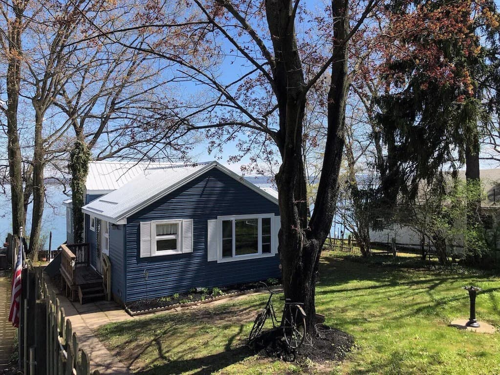 Arrowhead Beach-Seneca-Waterfront-Hot Tub-Wine Trail-Pets