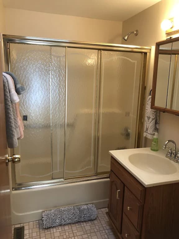 Sunflower - Bathroom 2