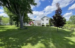 The Farmhouse-Seneca/Keuka-HotTub-WineTrail-1850’s Farmhouse