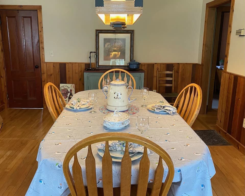 Farm - kitchen table_13_11zon