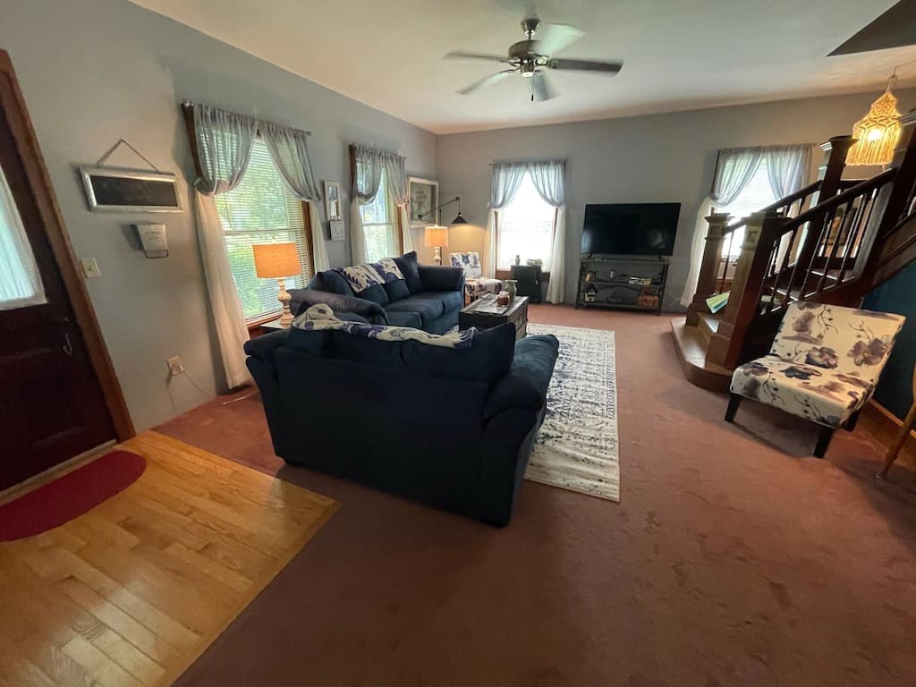 Farm - living room wide_21_11zon