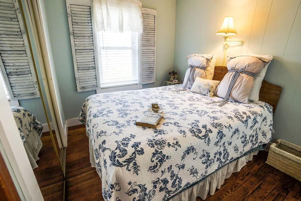 37 - Bedroom 1_4_11zon