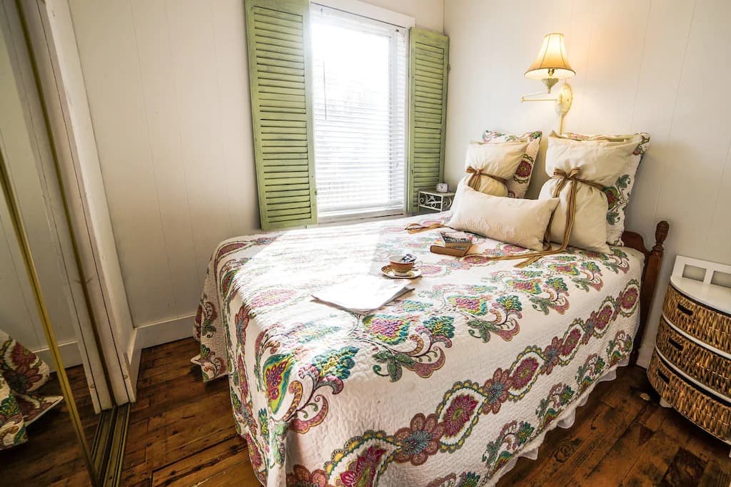 37 - Bedroom 2_5_11zon