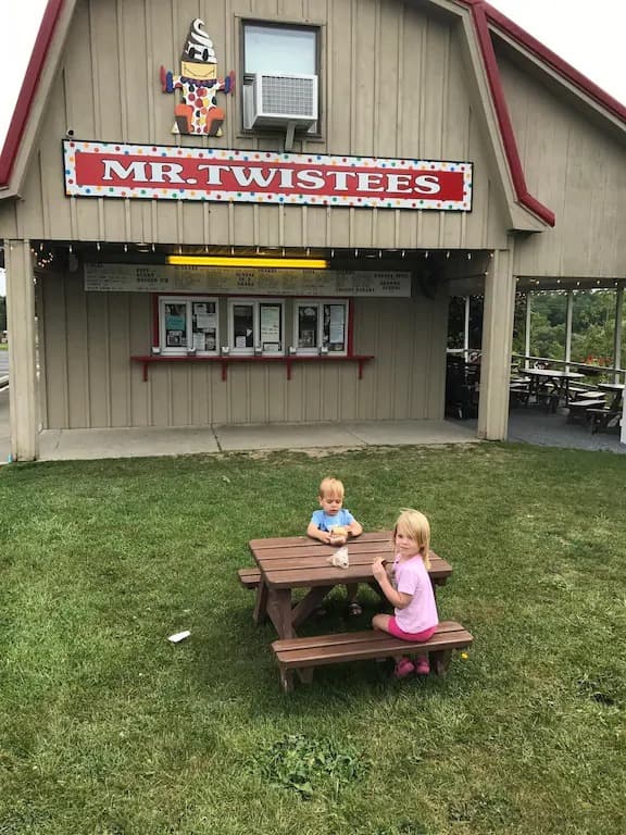 37 - Kids at Mr