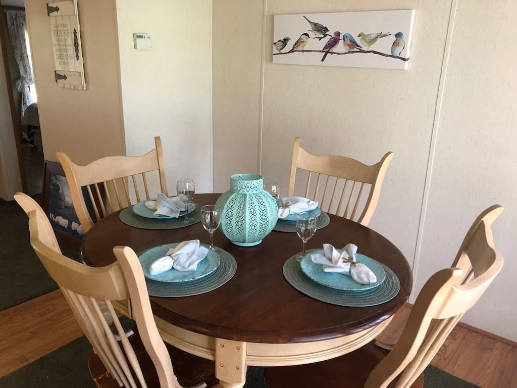 Willow - Kitchen Table 2_14_11zon