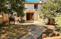 La Cave. 3 bedroom house 