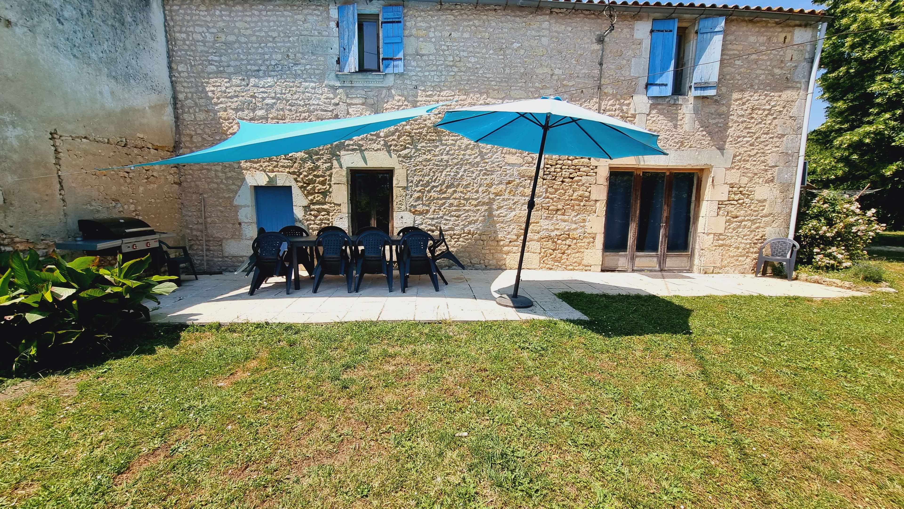 Gite-campagne-charente-vue-jardin (10)