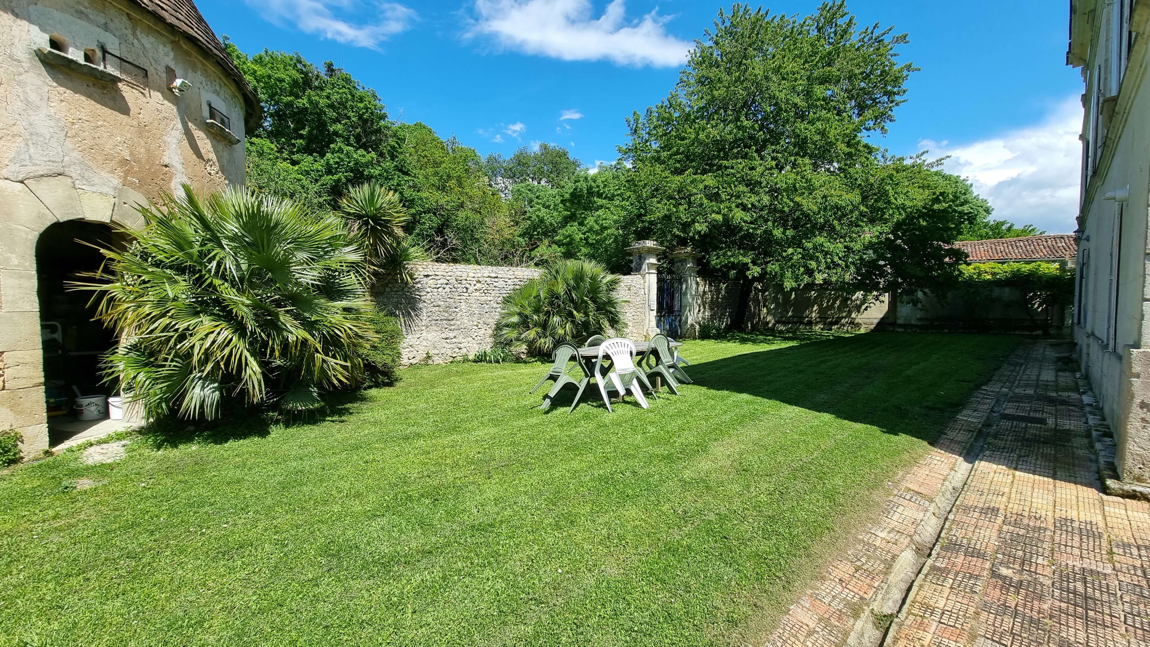 Seasonal rental in Charente with private pool (4)