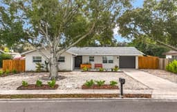 Sarasota House Modern King Size Beds + Fenced Yard