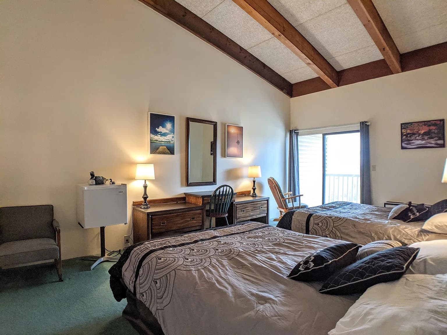 Bedroom with 2 queen beds