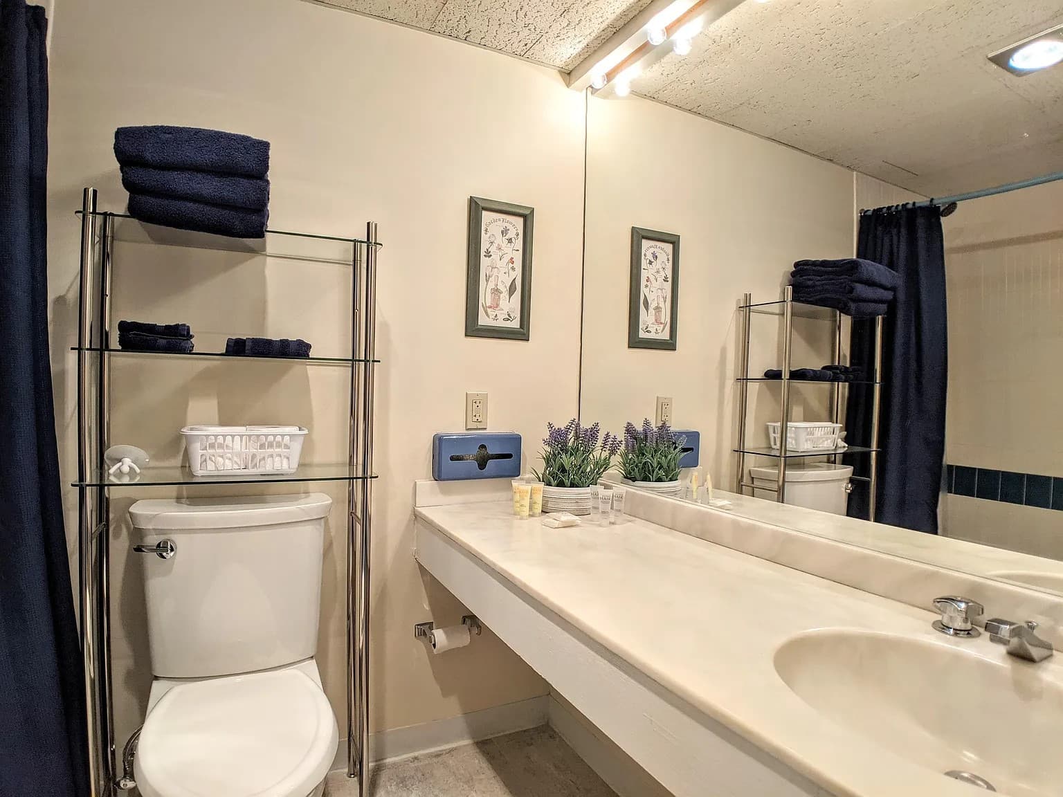 2nd bathroom